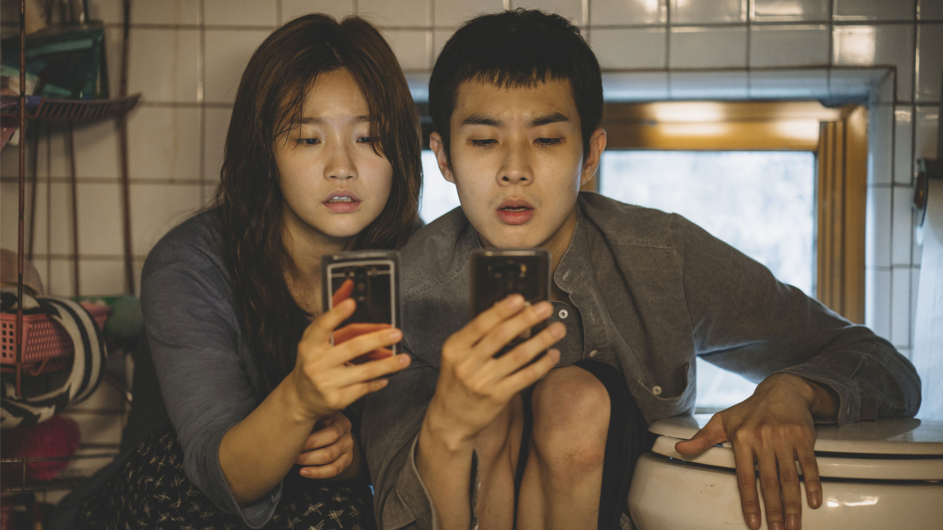 Korean Kids Cell Phone Bathroom